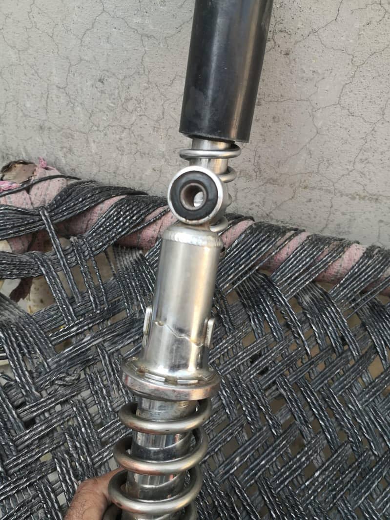 Rear shock 1