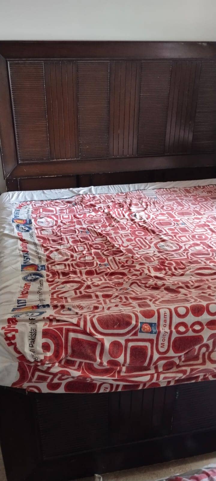 king-size bed with master moltyfoam 2