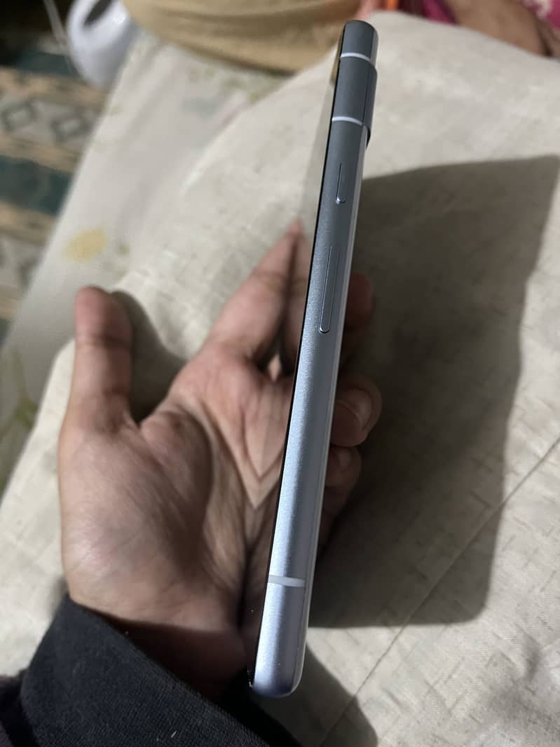Google pixel 7a 3