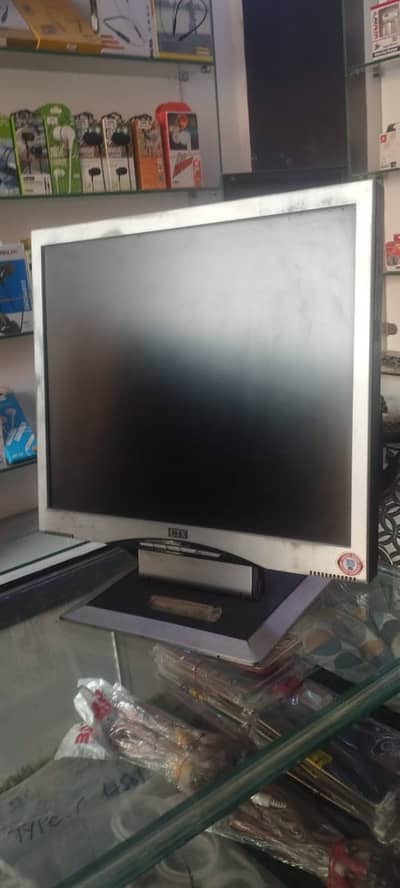 CTX 17' LCD HAVE SOME PATCHES GOOD FOR CCTV CAMERAS 03125504702