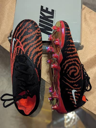 Nike Phantom GX Elite FG Plate.