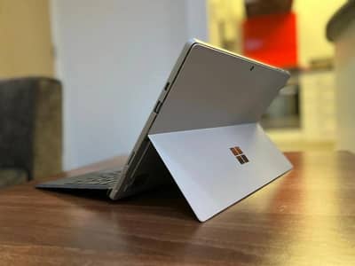 Microsoft Surface 11th Generation 256GB Touch Pro 7 Plus