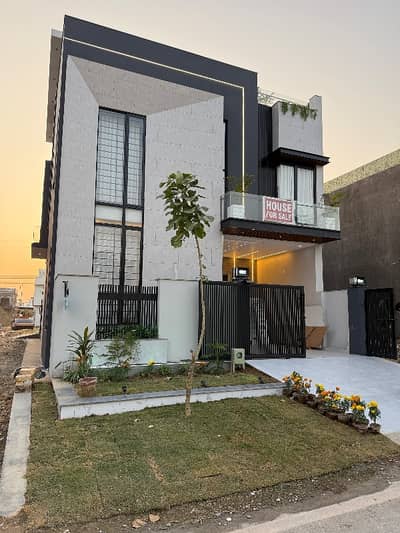 5 Marla Short Corner House For sale