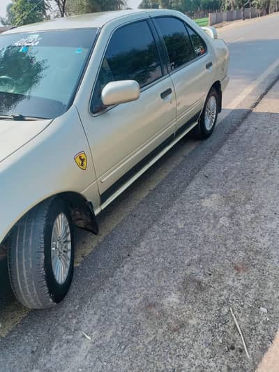 Nissan sunny 2000 Model