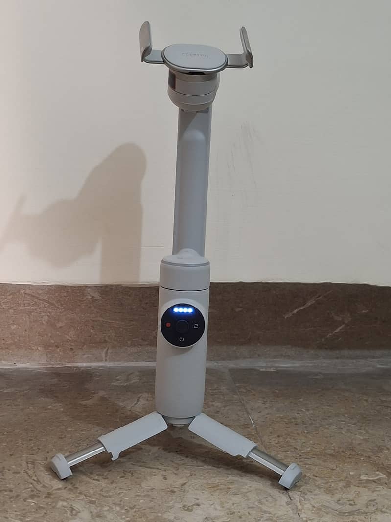 Insta 360 Flow PRO 11