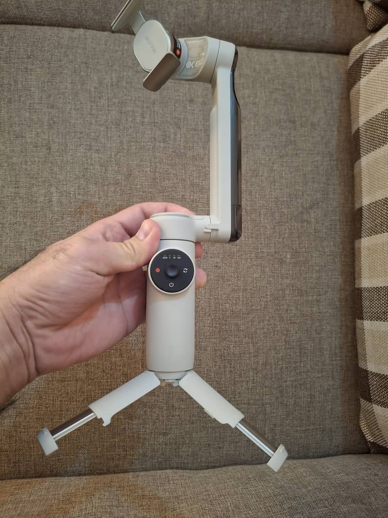 Insta 360 Flow PRO 12