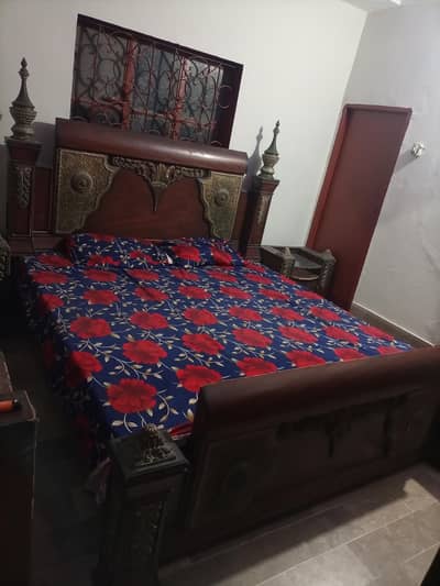 i want to sell my bed and dressing without mattress