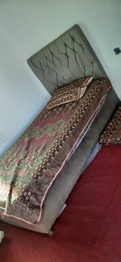 single bed with matress