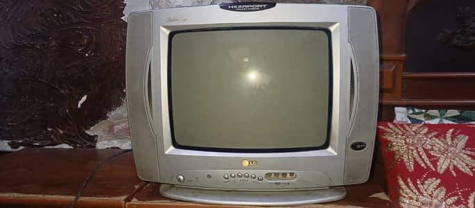 LG TV 14"