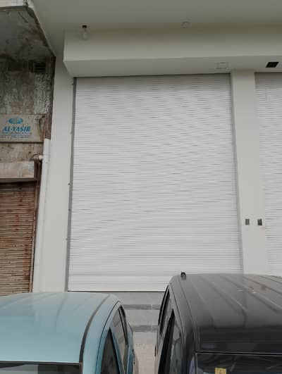 SHOWROOM CORNER AVAILABLE FOR SALE