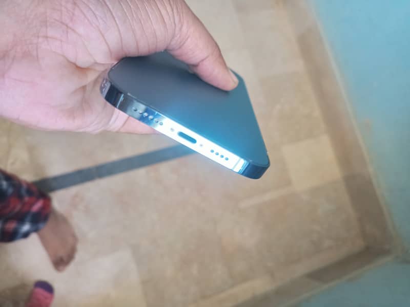 iPhone 12 Pro Max 12