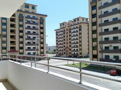 Spacious 10 Marla 3 Bed Flat on 6th floor with Panoramic View for Sale in Askari 11, Lahore