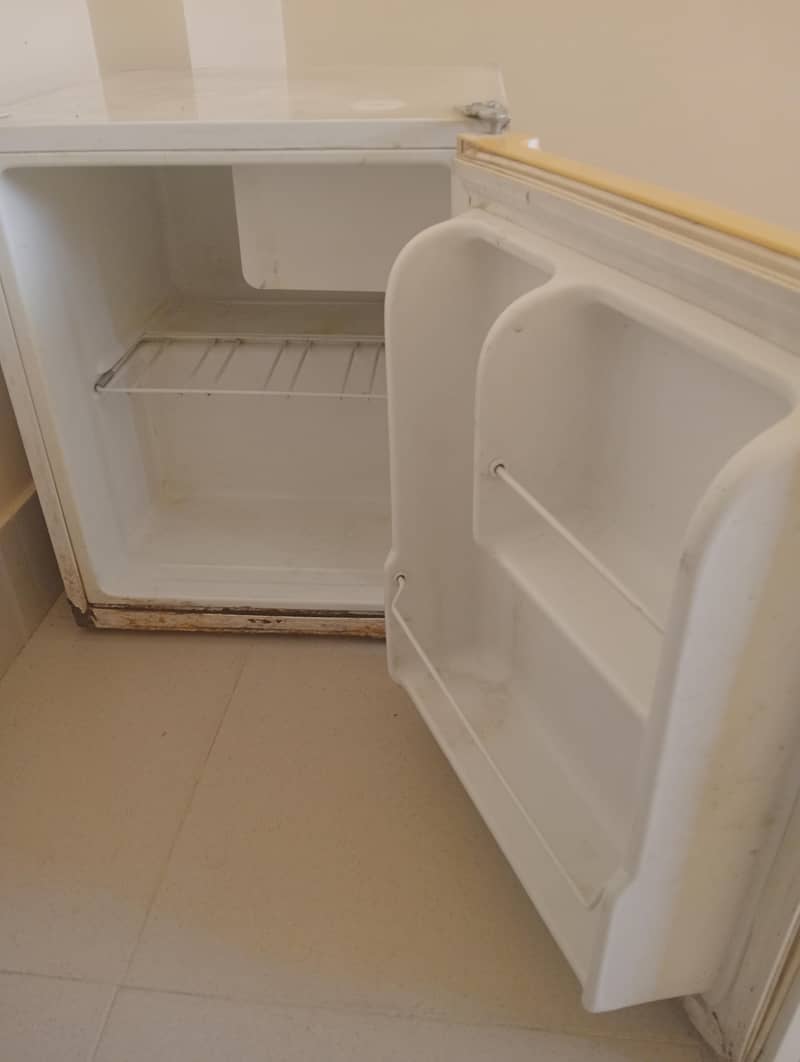Mini Refrigrator 3