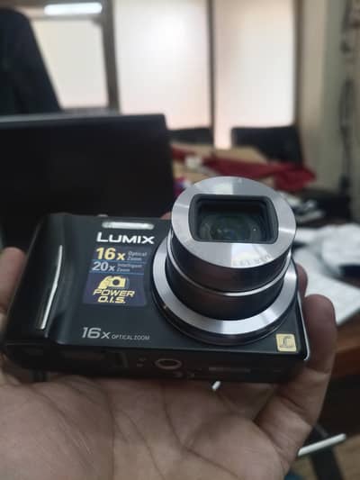 Panasonic Lumix DMC-TZ18 Digital Camera