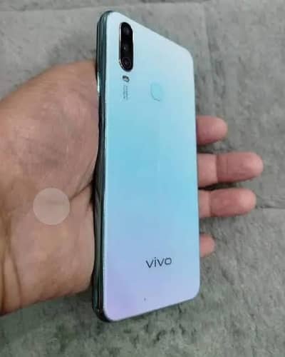 selling vivo y17