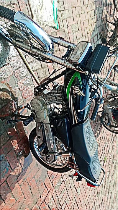 Homda 125 2004 model Original Honda center sy kam huva