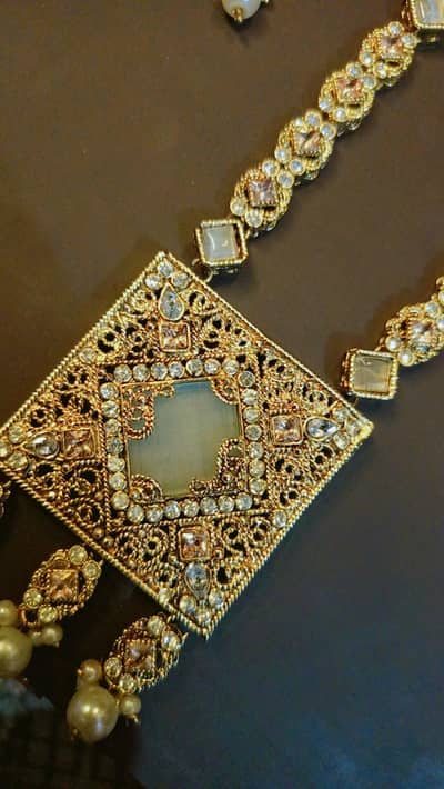 10/10 condition new sets