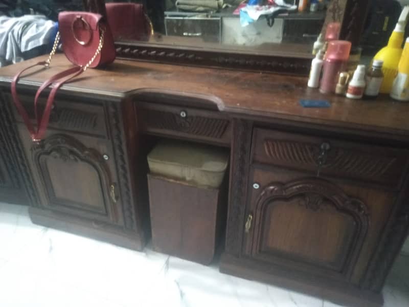 dressing table 1