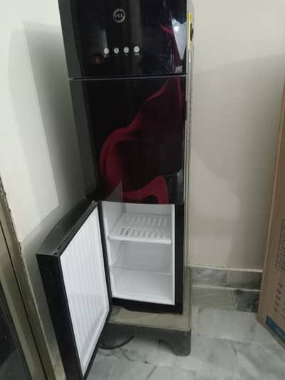 Water Dispensor (almost new)