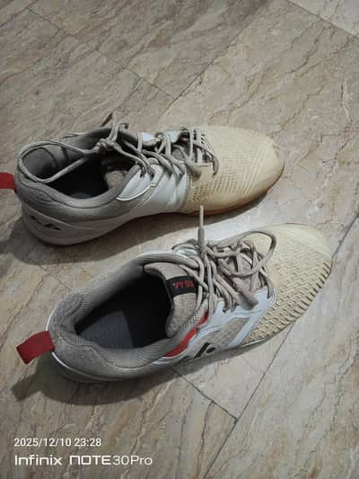 badminton indoor shoes