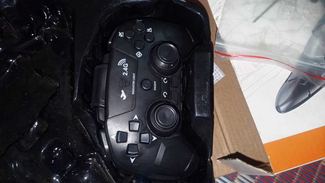 بالکل اوکے جہاز ہے ریموٹ کنٹرول ہے ایک ہفتہ استعمال نہیں ہوا ہے 2