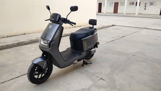 Yadea Epoc h 2025 Model Full Genuine,
