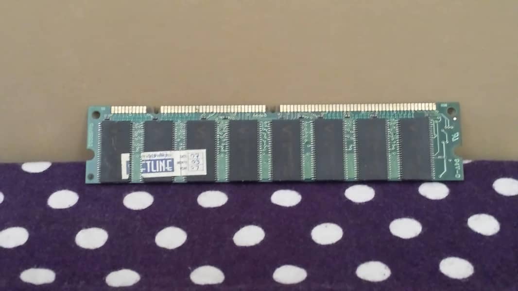 استعمال شدہ کمپیوٹر اسیسریز. مقام ماڈل کالونی ملیر کراچی 4