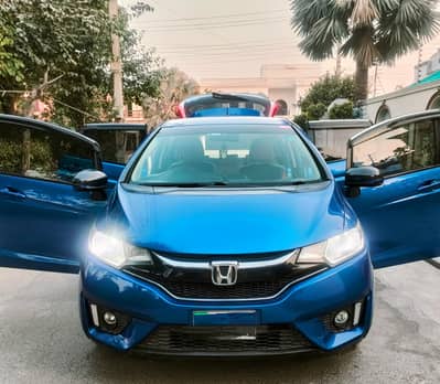Honda fit 1.5 Hybrid smart selection 2016/19