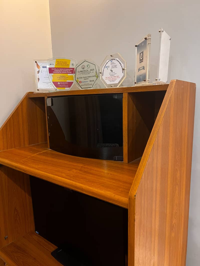 Computer Table (Wooden) 4