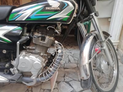 Honda CG 125 2023. urgent sale  03047067943