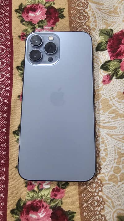 iphon 13 pro max 10/10 condition