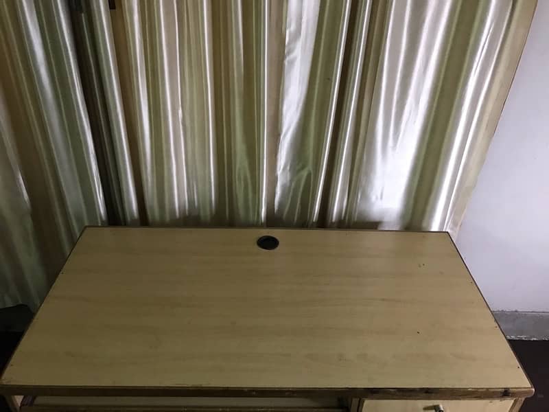 computer table 3