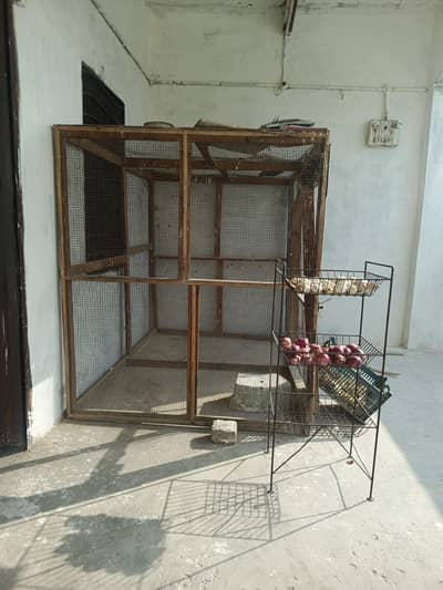 big size cage 7500  and net door 6 fott 45oo . small door 1000 ka 1