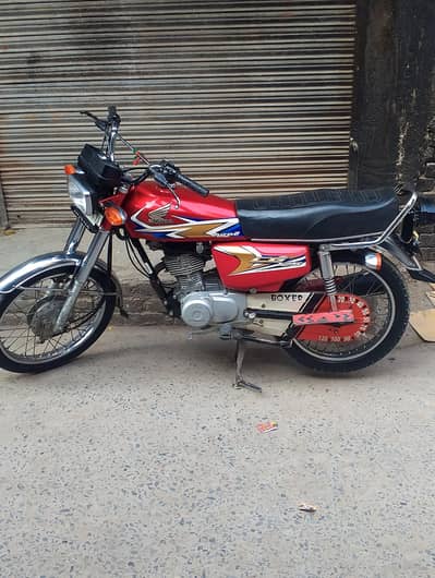 Honda 125 Red original all parts condition 10/9.5