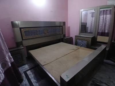 King Sized Bed and Dressing Table