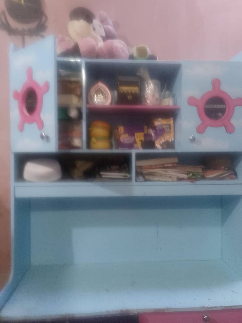 single bed  and study table 8