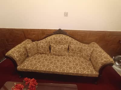 chunauti sofa