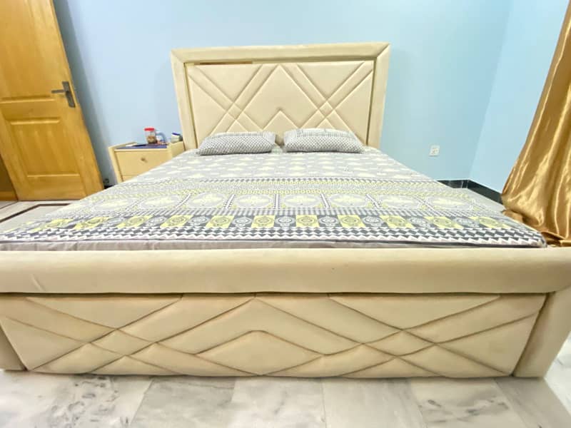 Double Bed with Dressing Table 0