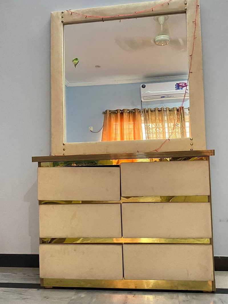 Double Bed with Dressing Table 4