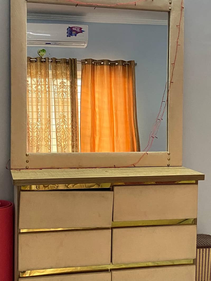 Double Bed with Dressing Table 7