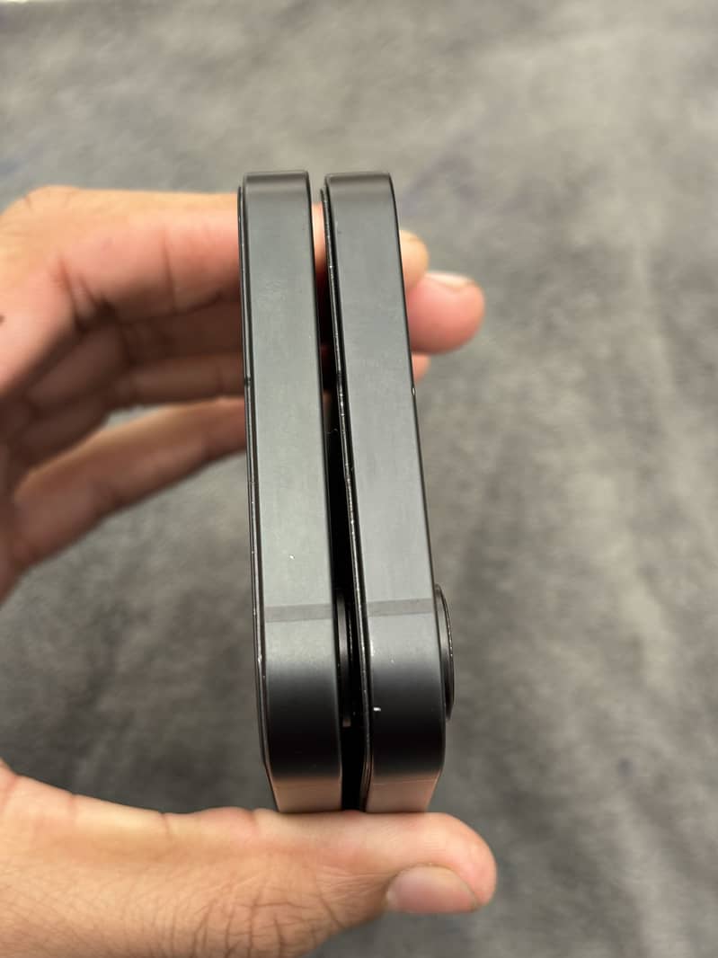 iPhone 16E sim locked 1