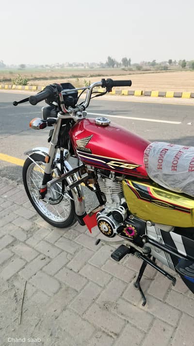 Honda 125 Self start brand new condition bike 03396464638