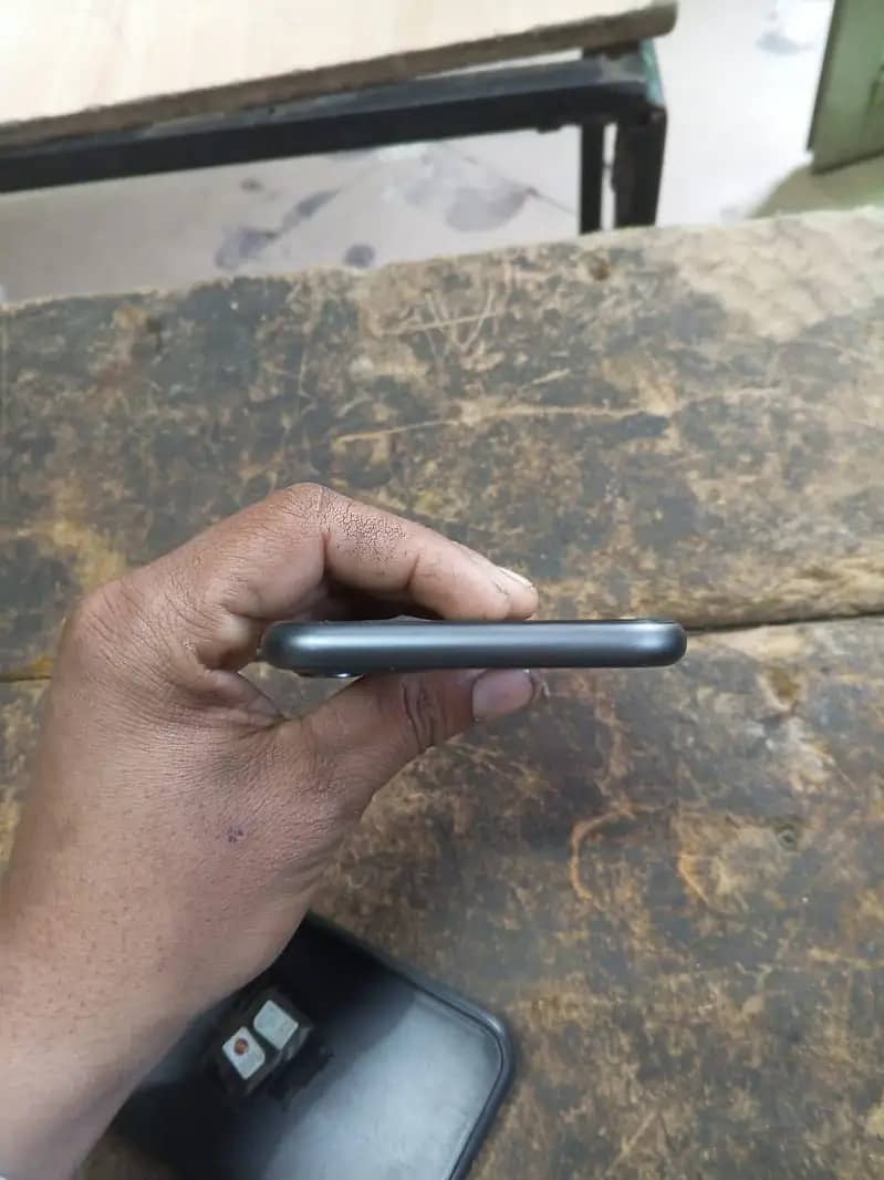 iPhone 11jv 1