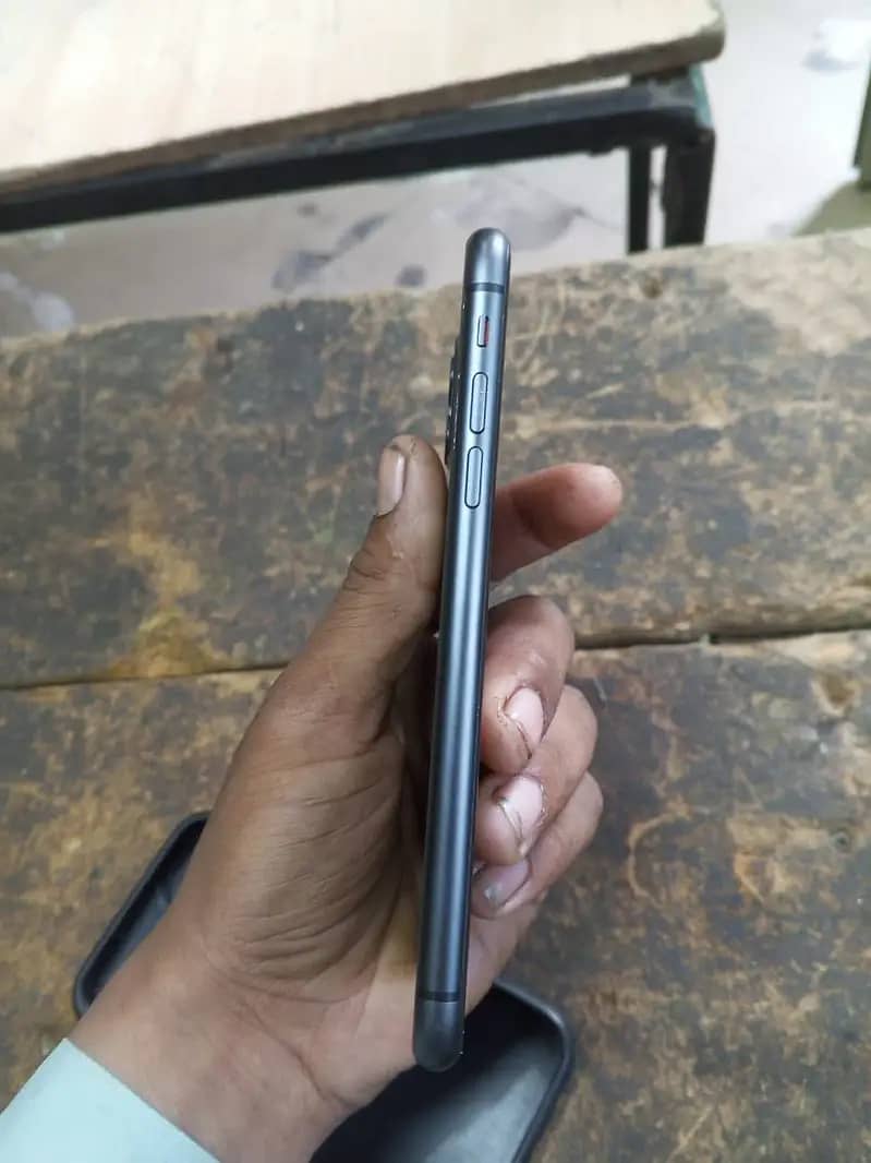 iPhone 11jv 4