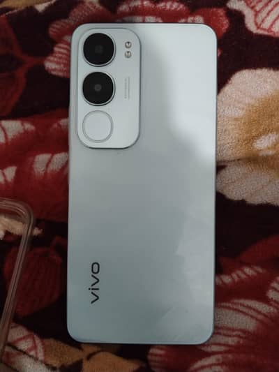 4+4 128GB 1 year warranty charger and box available