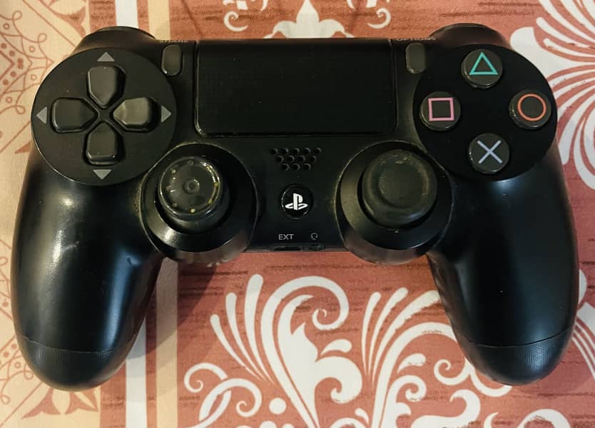 Play Station 4 Controllers / PS4 / Controllers 0