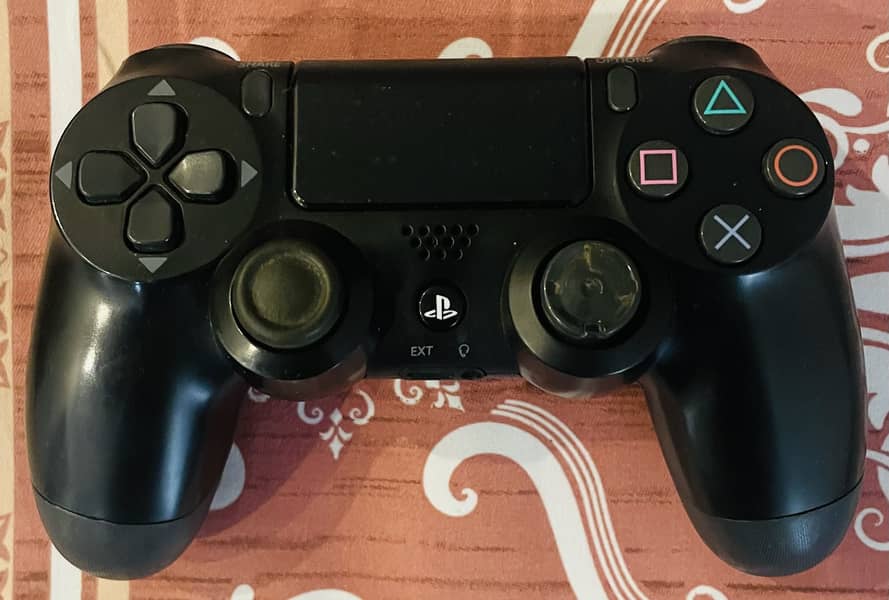 Play Station 4 Controllers / PS4 / Controllers 1