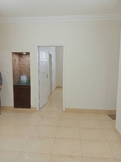 3 bed drawing dinning lounge kitchen parking