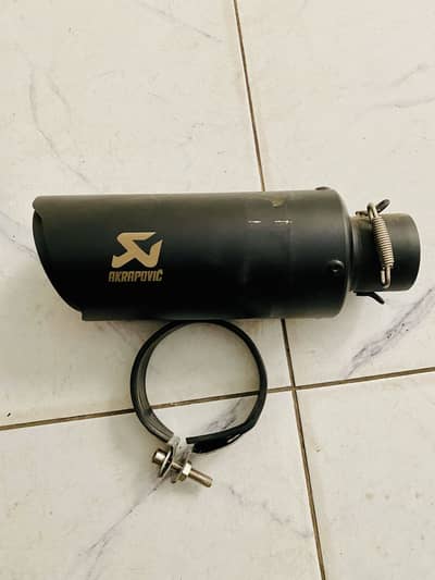 Shorti Akrapovic