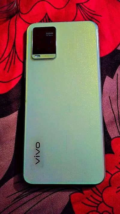 vivo y33t gold colour